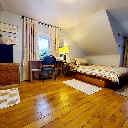 Merj'S Guest House In Wolesly Winnipeg Ngoại thất bức ảnh