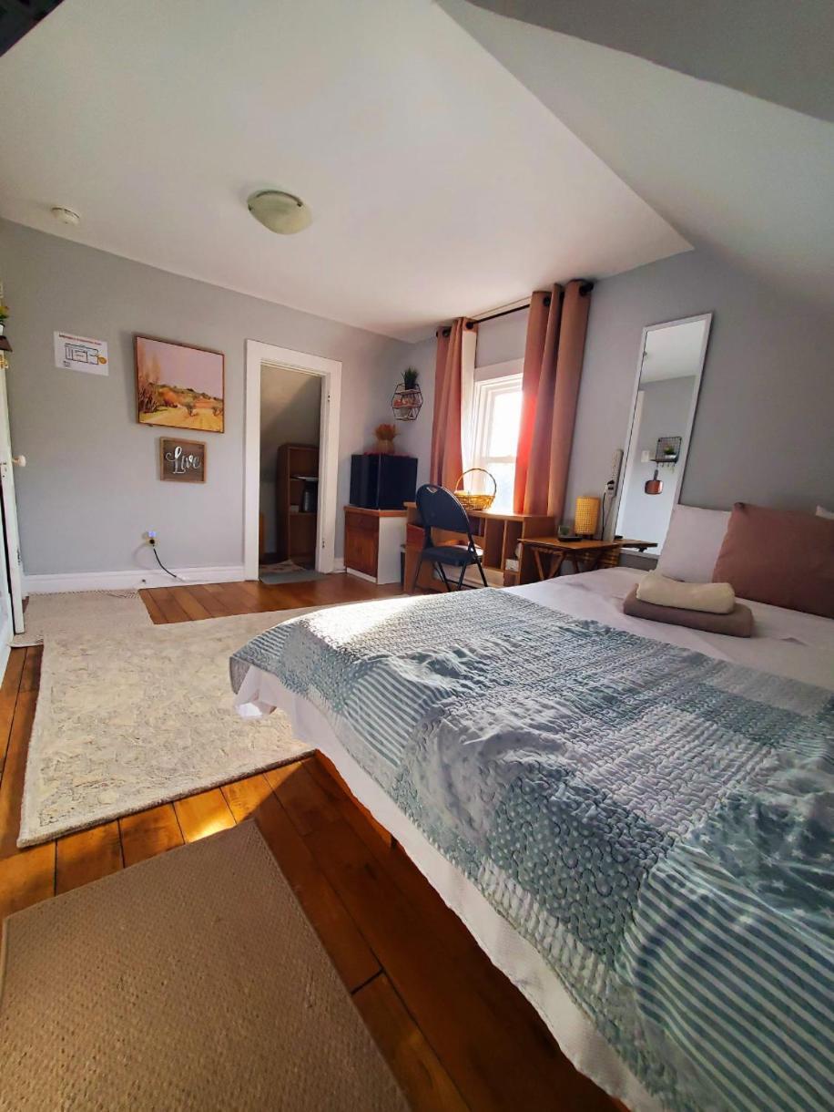 Merj'S Guest House In Wolesly Winnipeg Ngoại thất bức ảnh