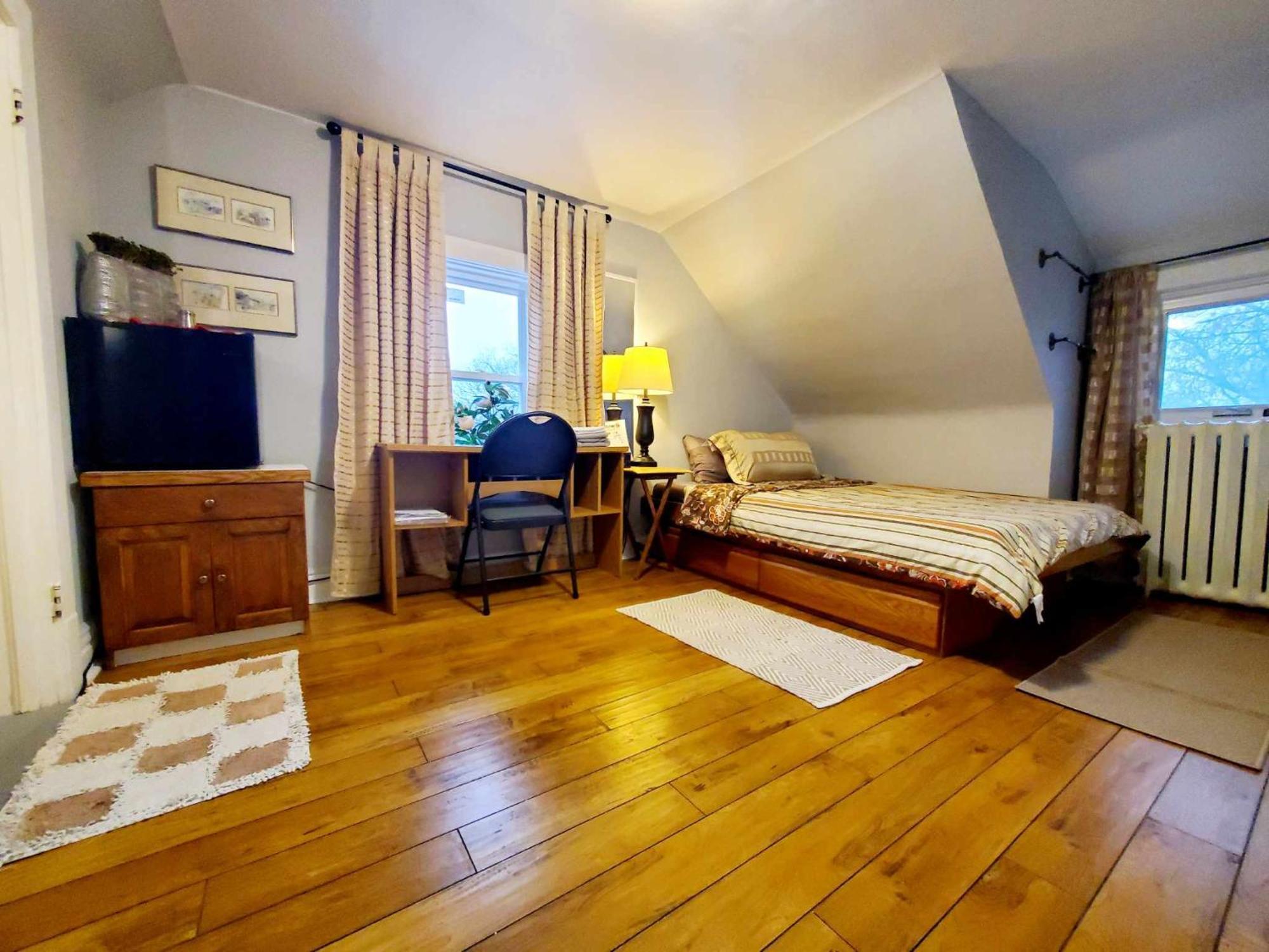Merj'S Guest House In Wolesly Winnipeg Ngoại thất bức ảnh