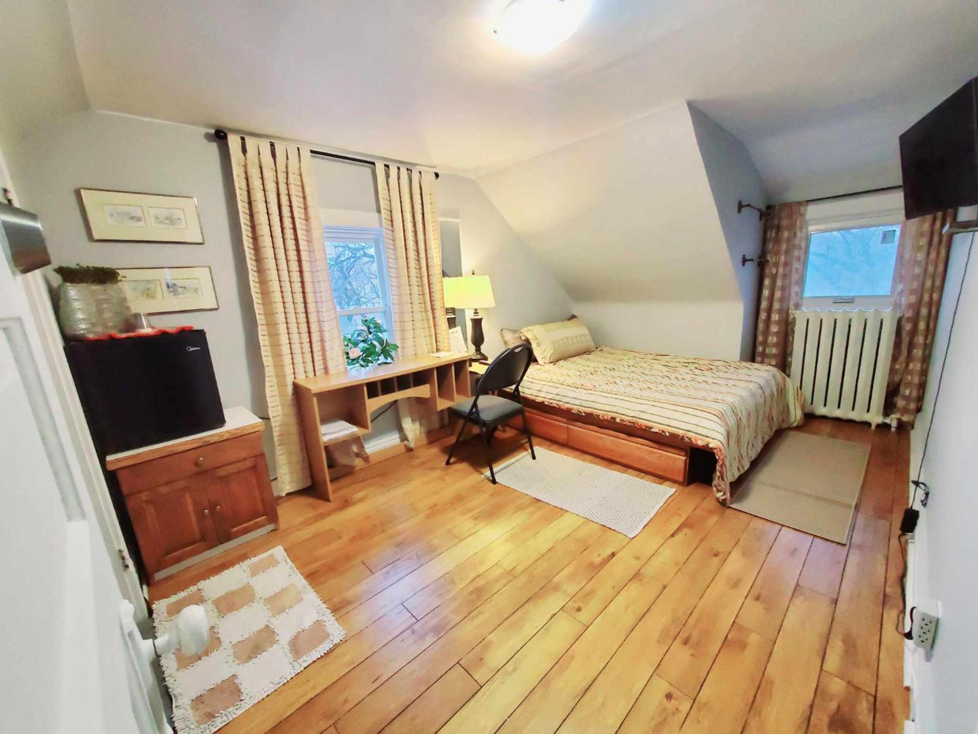 Merj'S Guest House In Wolesly Winnipeg Ngoại thất bức ảnh